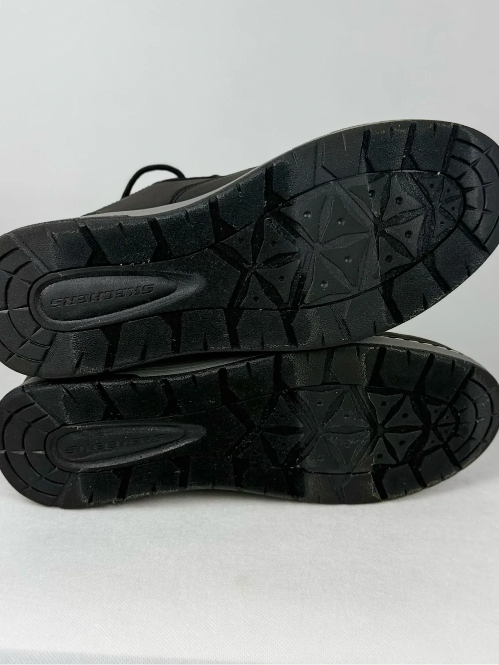 SKECHERS Hands Free Swift Fit Shoes Mens Size 10 Black Lace Up Casual 1961245